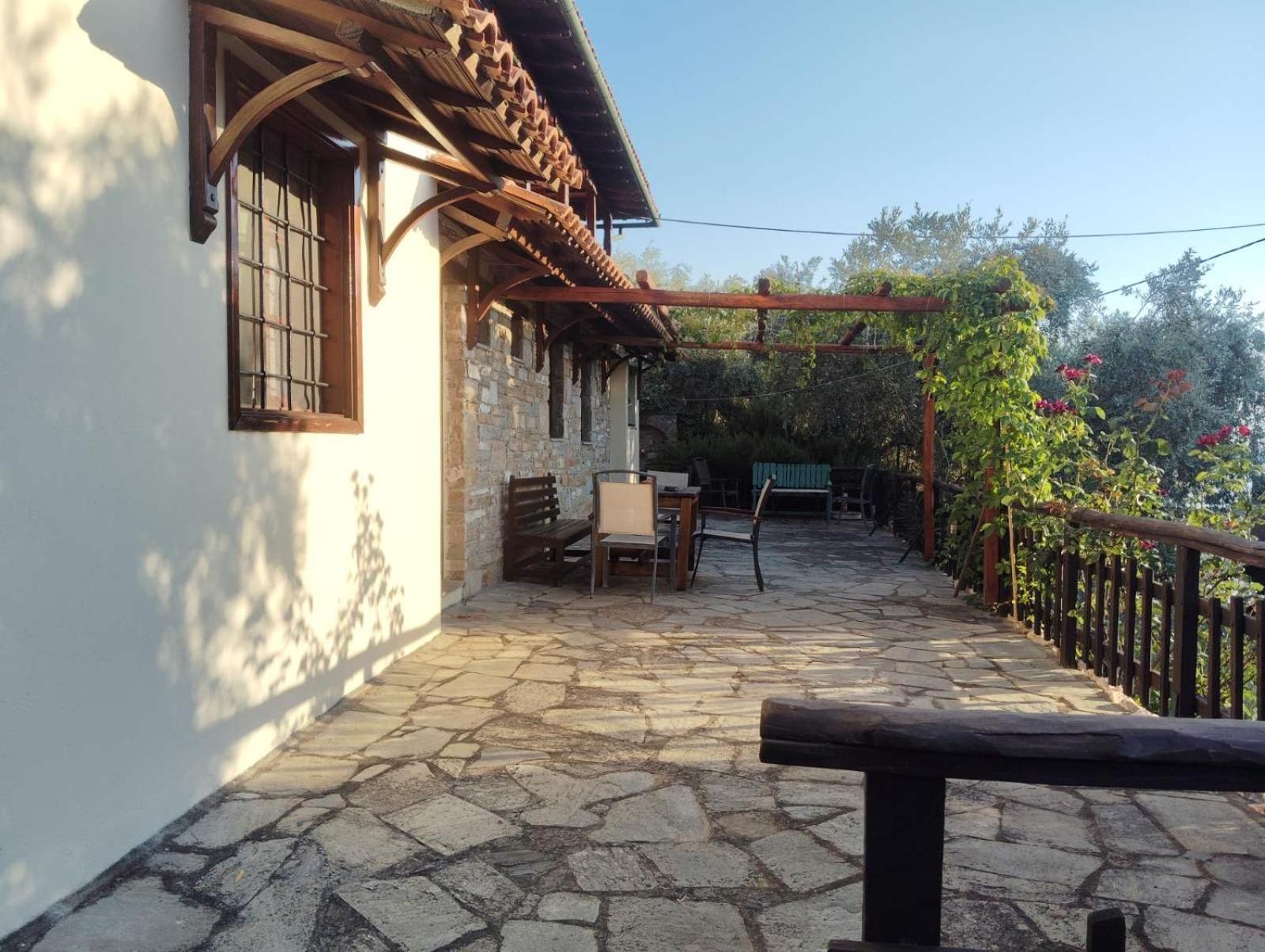 Guesthouse Apanemia 아피소스 외부 사진